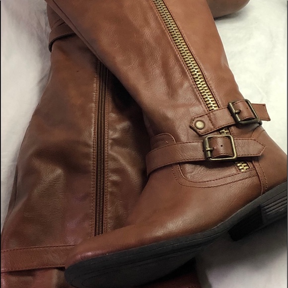 Brown boots - Picture 4 of 9